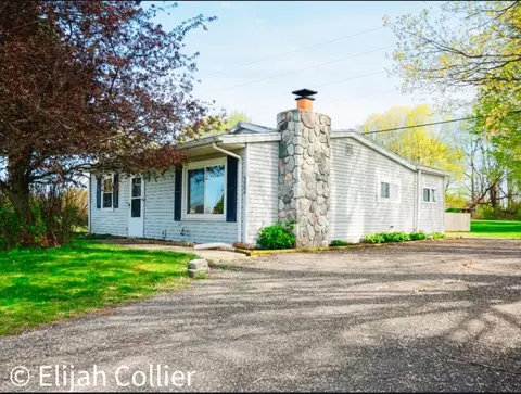 9806 Belding Rd NE, Rockford, MI 49341