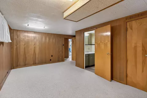 Bedroom - 400 Outer Ct, Tecumseh, MI 49286 photo 6 of 7