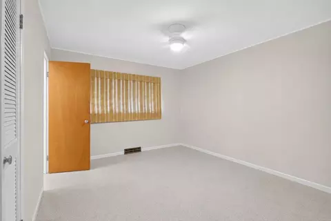 Bedroom - 400 Outer Ct, Tecumseh, MI 49286 photo 3 of 7