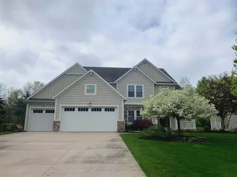 6222 Cascade Pointe Dr SE, Grand Rapids, MI 49546
