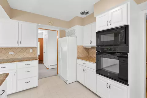 Kitchen - 10320 Douglas Ave, Plainwell, MI 49080 photo 5 of 6