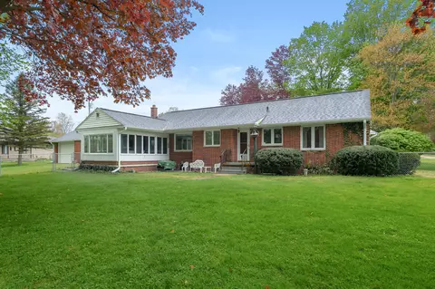 Exterior - 10320 Douglas Ave, Plainwell, MI 49080 photo 7 of 11