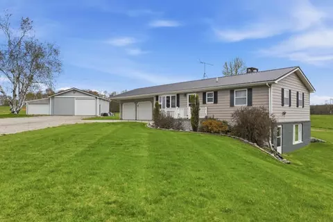 8835 E Mcbrides Rd, Vestaburg, MI 48891