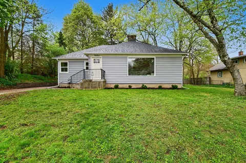 1064 Eastern Ave NE, Grand Rapids, MI 49503