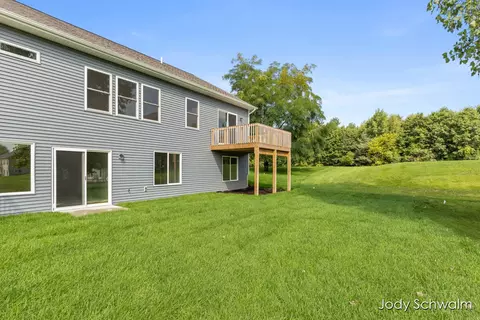 Exterior - 754 Noble Dr, Belding, MI 48809 photo 4 of 6