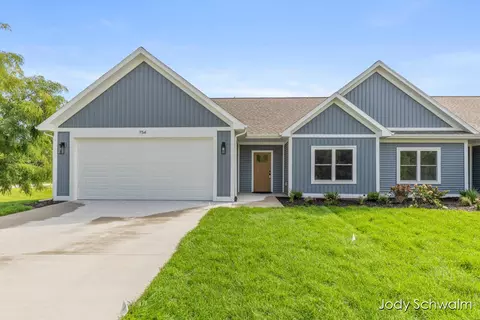 754 Noble Dr, Belding, MI 48809