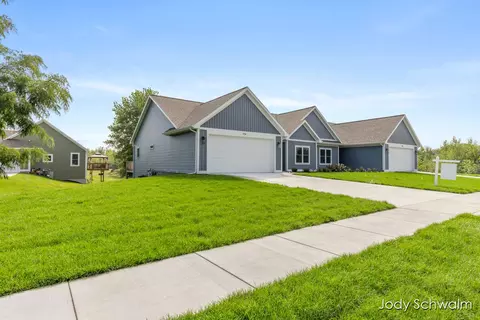 Exterior - 754 Noble Dr, Belding, MI 48809 photo 2 of 6