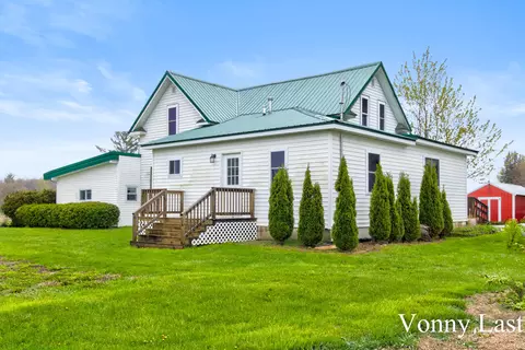 950 W 40th St, Fremont, MI 49412