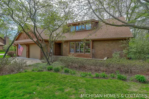 309 Glen Garry Ct, Holland, MI 49423