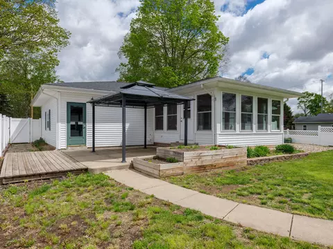 Exterior - 225 Clinton St, Mendon, MI 49072 photo 8 of 10