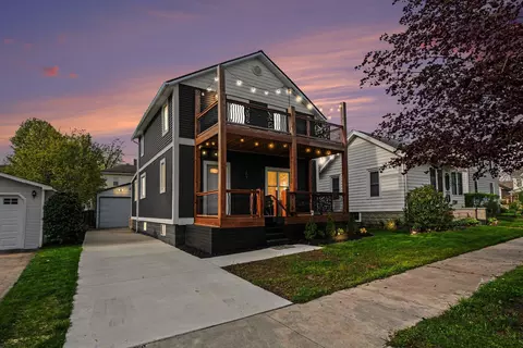 310 Huron St, South Haven, MI 49090