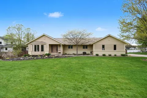 900 Rock Dr, Middleville, MI 49333