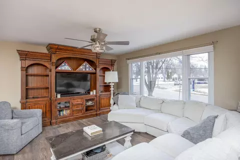 Living - 602 Oak Street St, Big Rapids, MI 49307 photo 3 of 4