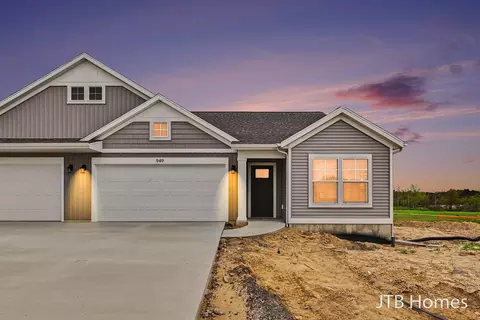 949 Scioto Dr NW #17, Comstock Park, MI 49321