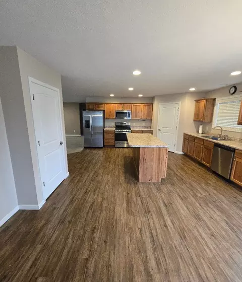 Kitchen - 1000 Eley St, Otsego, MI 49078 photo 2 of 4