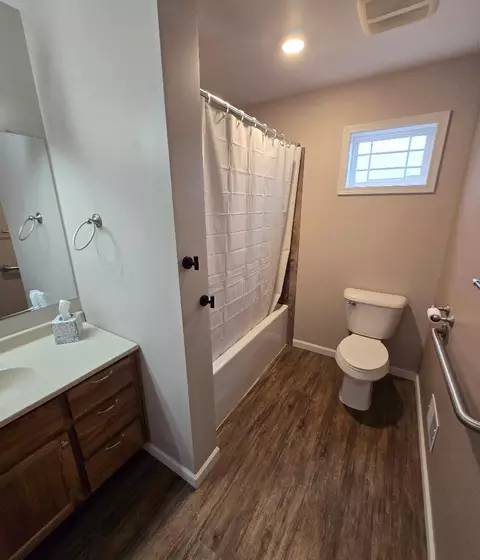 Bath - 1000 Eley St, Otsego, MI 49078 photo 1 of 4