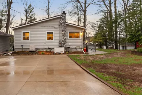 4961 W Almy Rd, Six Lakes, MI 48886