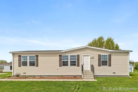 7435 Bronco Dr SE, Caledonia, MI 49316