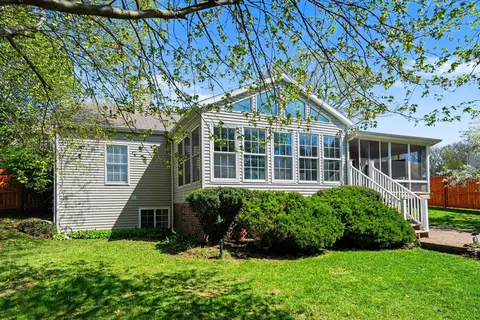 705 Ottawa Ct, Buchanan, MI 49107