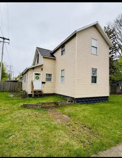 213 Washington Ave, Muskegon, MI 49441