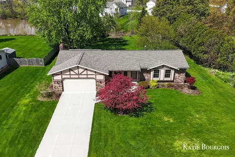 961 Maplerow Ave NW, Grand Rapids, MI 49534