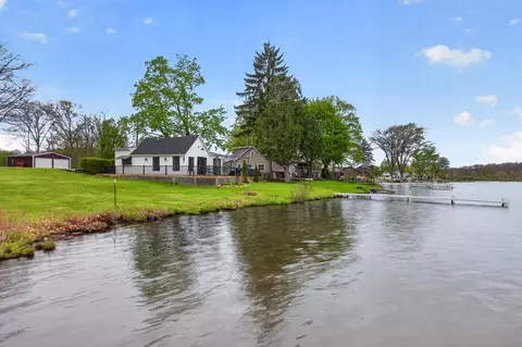 622 Swains Lake Dr, Concord, MI 49237