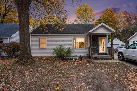5418 Keyes Dr, Kalamazoo, MI 49004