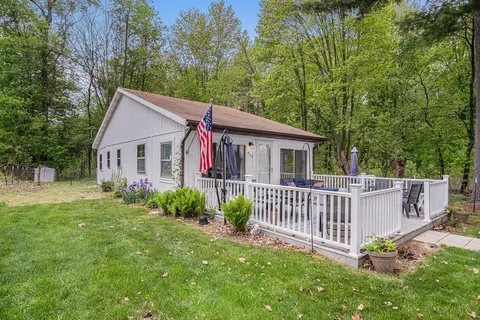 4142 Fogeson Dr, Coral, MI 49322
