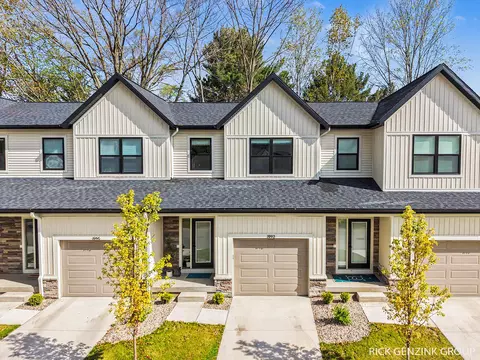 1993 N Shorewood Ln, Holland, MI 49423