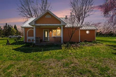2707 W Hansen Rd, Ludington, MI 49431