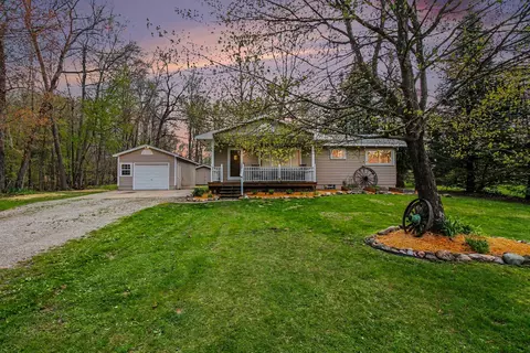 2730 Bullard Rd, Hartland, MI 48353