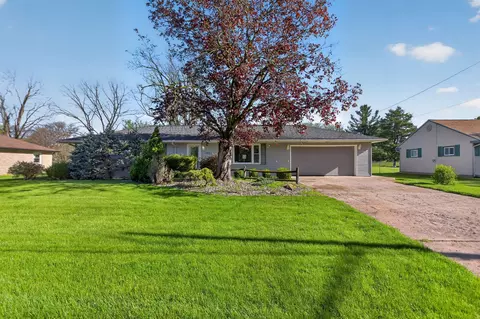 1616 Cascade Ct, Jackson, MI 49203