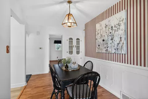 Dining - 1616 Cascade Ct, Jackson, MI 49203 photo 2 of 2
