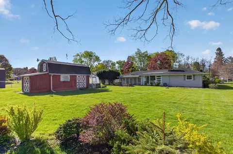 Exterior - 1616 Cascade Ct, Jackson, MI 49203 photo 8 of 11