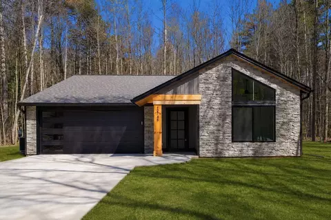 12745 Austrian Dr, Grant, MI 49327