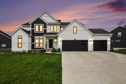 13059 Pine Glen Dr, Grand Haven, MI 49417