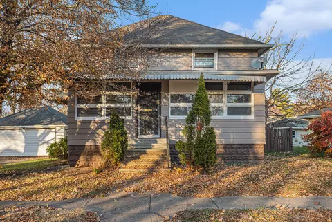 111 River Dr, Three Rivers, MI 49093