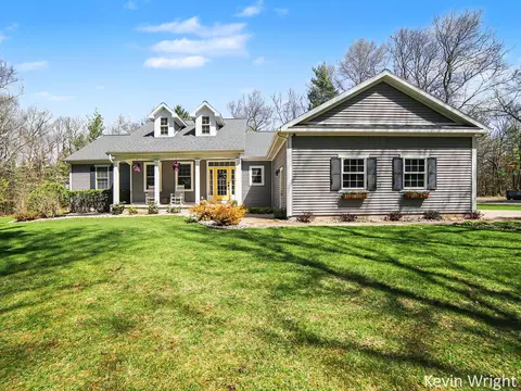 1492 Crystal Lake Rd, Whitehall, MI 49461