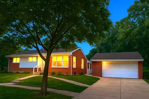 1720 Avondale Ave, Ann Arbor, MI 48103