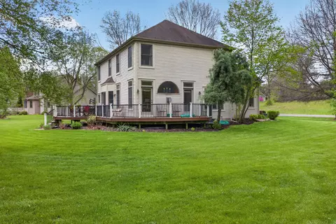 Exterior - 4809 Stonewood Dr, Jackson, MI 49201 photo 12 of 18