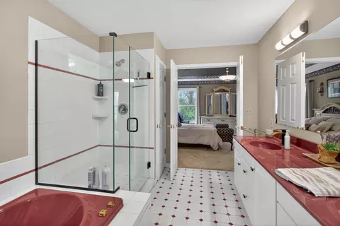 Bath - 4809 Stonewood Dr, Jackson, MI 49201 photo 5 of 6