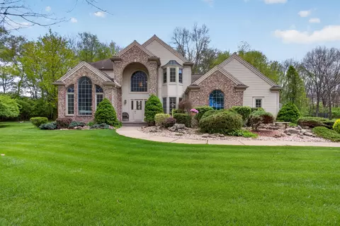 4809 Stonewood Dr, Jackson, MI 49201