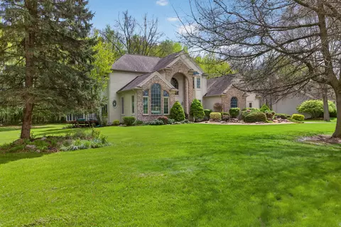Exterior - 4809 Stonewood Dr, Jackson, MI 49201 photo 15 of 18