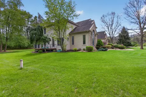 Exterior - 4809 Stonewood Dr, Jackson, MI 49201 photo 11 of 18