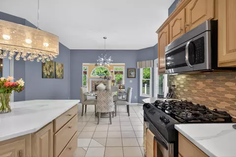 Kitchen - 4809 Stonewood Dr, Jackson, MI 49201 photo 5 of 7