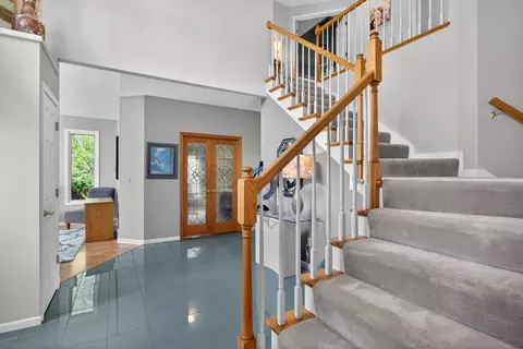 Entry Way - 4809 Stonewood Dr, Jackson, MI 49201 photo 3 of 8