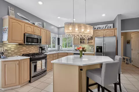 Kitchen - 4809 Stonewood Dr, Jackson, MI 49201 photo 1 of 7