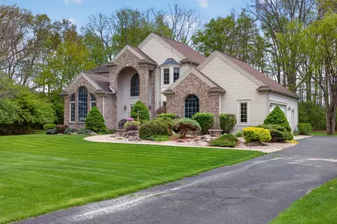 Exterior - 4809 Stonewood Dr, Jackson, MI 49201 photo 17 of 18