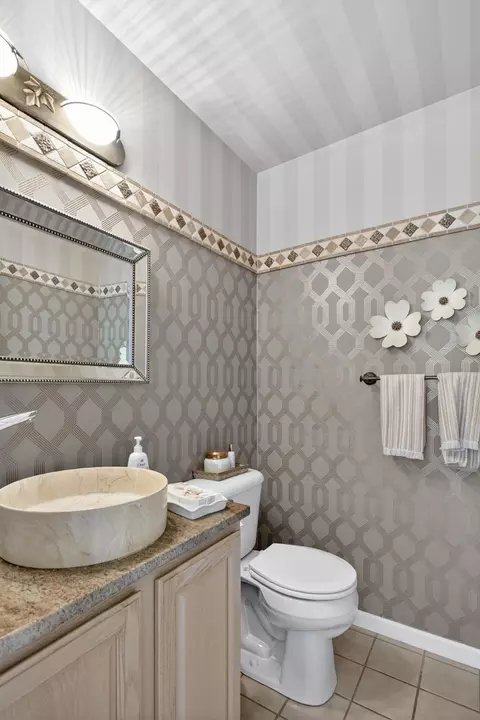 Bath - 4809 Stonewood Dr, Jackson, MI 49201 photo 1 of 6