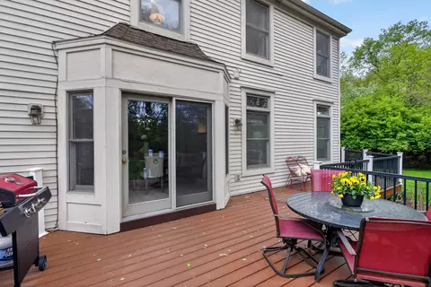 Exterior - 4809 Stonewood Dr, Jackson, MI 49201 photo 8 of 18